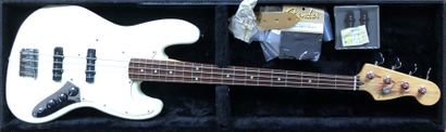 null Basse, FENDER, modèle Jazz Bass, n° de série MN1 103613, made in Mexico, fournie...