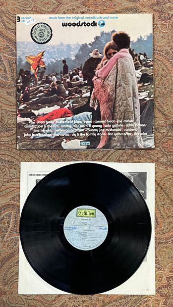 null Un triple album 33T - Woodstock - Musique de film

Pressage américain 

VG+...
