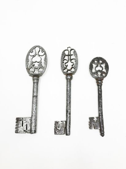 null Three keys. 
15, 7 - 15, 7 - 14, 01 cm