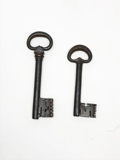 null Two keys. 
13, 84 - 11, 45 cm
