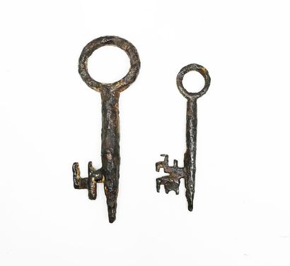 null Two gothic keys. 
12, 94 - 10, 36 cm. 
Two Gothic Keys . 
Zwei gotische Sch...