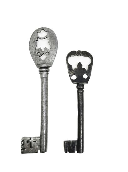 null Deux clés. 
17, 2 - 14, 1 cm