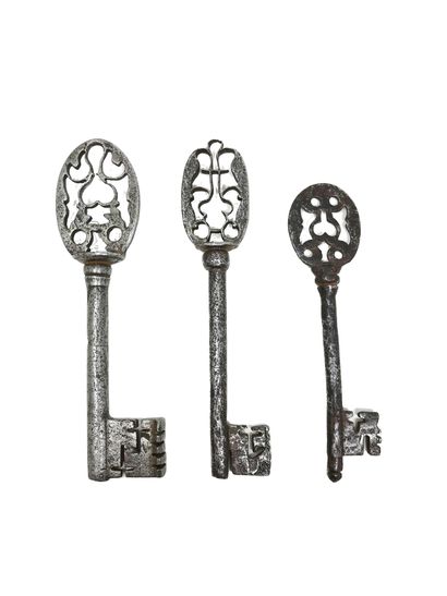 null Three keys. 
15, 7 - 15, 7 - 14, 01 cm