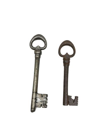 null Deux clés. 
15, 34 - 12, 76 cm