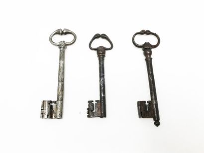 null Trois clés. 
12, 49 - 11, 51 - 12, 97 cm