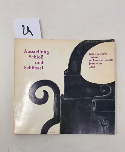 livre en allemand Gertrud Smola
"Ausstellung Schloss und Schlüssel . Alte und neue...