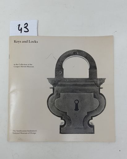 livre en anglais "Keys and Locks in the collection of the Cooper-Hewitt Museum,"...