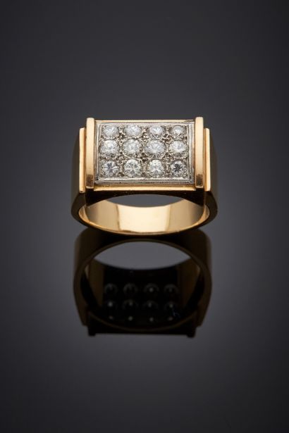 null Platinum (min. 800‰) and yellow gold (750‰) rectangular "signet ring" ring set...