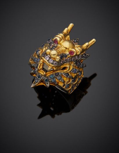 null Blackened silver and vermeil (925‰) openwork "dragon" ring, paved with pink...
