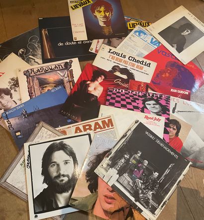 Chansons françaises Environ vingt disques 33 T - chansons françaises
VG à VG+ (autocollants...