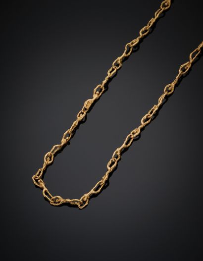 null ANNIE MOUCHETTE
NECKLACE in yellow gold (750‰) composed of 36 links featuring...