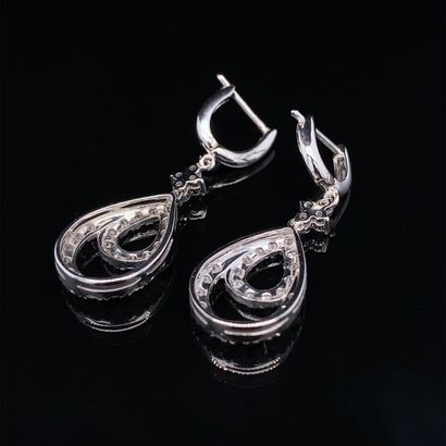 null Pair of 9-karat white gold (375‰) "drop" EARRINGS, openwork, set with brilliant-cut...