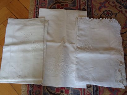 null Three pairs of pillowcases, embroidered and figured. 6 pieces