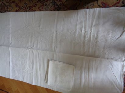 Mestizo sheet and its two pillowcases, embroidered...