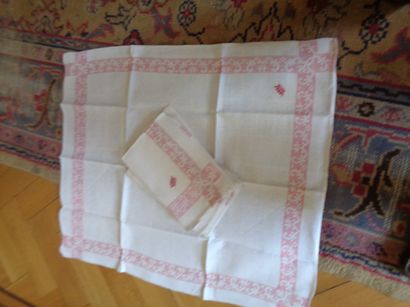 null Suite of six damask towels, with geometric decoration, red border of scrolls,...