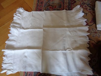 Pair of pillowcases in thread, with ruffles,...