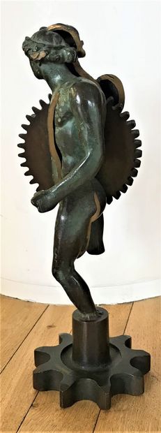 Arman ARMAN (1928-2005) 
"Engressage"
Transculpture, coupe de statuette antique,...