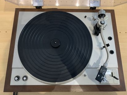 null Turntable, PIONEER (without reference) 
Supplied with cartridge and diamond
Traces...