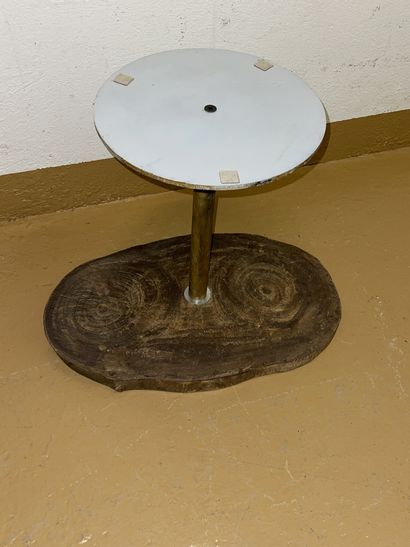 null Table basse ovale à plateau de bois et pietement métallique
Xxe siècle
54 x...