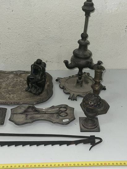null Metal lot including:
- brass oil lamp, 19th century
- oil lamp with rack
- after...
