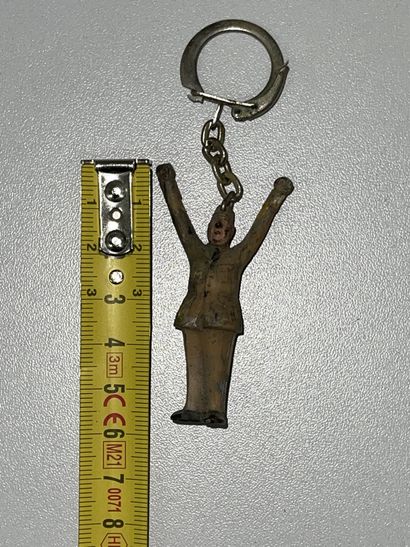 null Porte-clés "Charles de Gaulle" en plastique
H.: 5,5 cm (usures)
Lot à prendre...