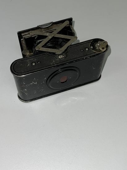null Appareil photo à soufflet "Vest Pocket" Kodak et son étui
Circa 1915-1925 (traces...