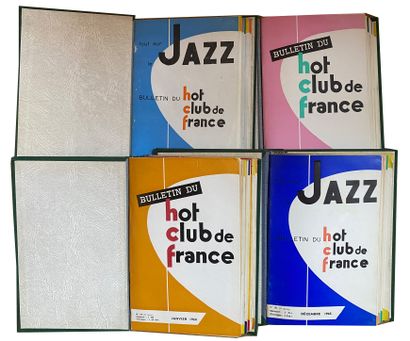 Livres Vingt-cinq classeurs annuels et deux livres du "Bulletin du Hot Club de France"...