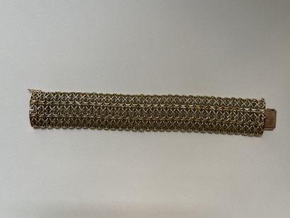 null BRACELET in gold (750/00) with openwork links, decorated with links.
Weight:...