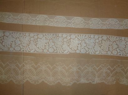 null Metrages of lace from Mechelen, Milan or Bruges and embroidered tulle.