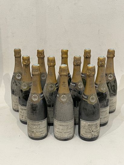 CHAMPAGNE Twelve (12) bottles - Champagne brut Grande reserve, Chevalier de Moncassin...