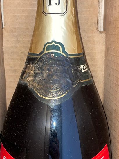CHAMPAGNE One (1) double magnum - Champagne Brut, Perrier Jouet (dirty label)