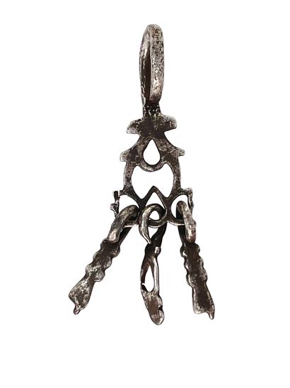 null Hermaphroditic amulet, known as a "devil hunter" for couple protection.
Cut,...