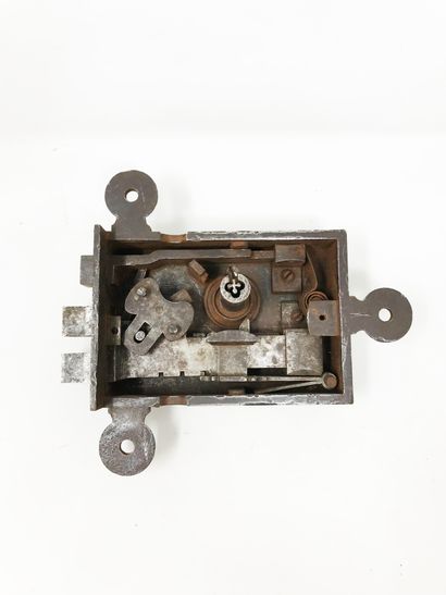 null Lock with forked dead bolt, latch bolt and top and bottom bolt controls
France,...