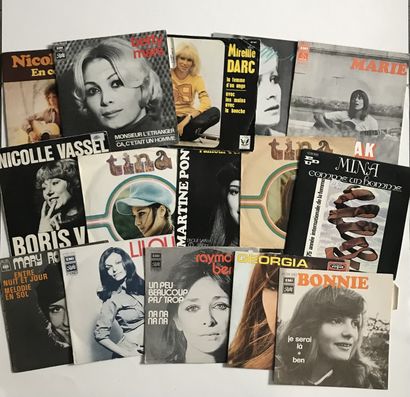 Chanson française Quinze disques 45T – Chanteuses française 70's
VG+ à EX; VG+ à...