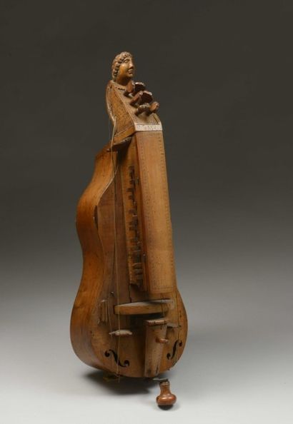 null Vielle à roue, en bois naturel XVIIIe siècle.