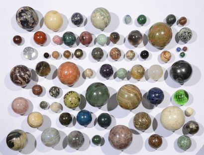 null Collection de boules en pierres dures semi précieuses de Madagascar, d'Afrique...