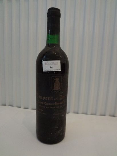 null 1 bouteille du Couvent des Jacobins, 1974, niveau bas goulot, étiquette légèrement...
