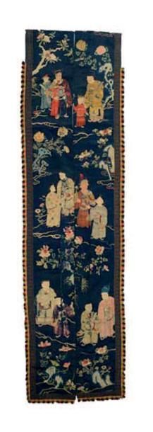 null Paire de pentes,Chine,dynastie Qing,circa 1900,satin bleu brodé en soie polychrome...