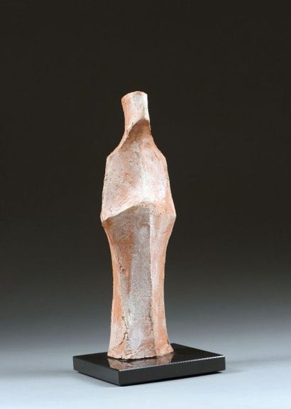 null Michel BECK (1928) “Forme libre” Sculpture en terre cuite orangée. Porte un...