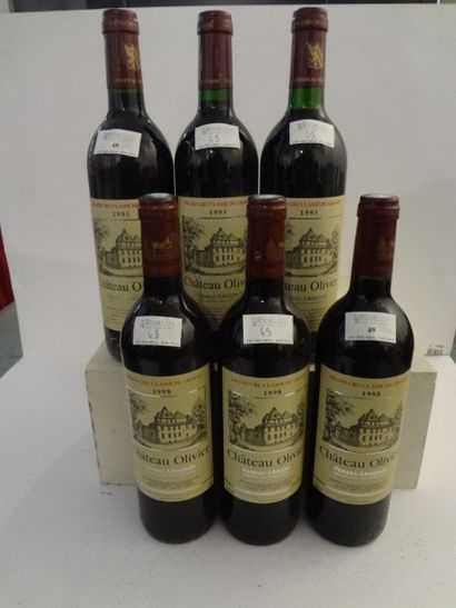 null Lot de six bouteilles:

- 3 bouteilles, Château Olivier, 1993, CCG Pessac-Leognan

-...