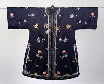 null Manteau informel de femme Han, Chine, dynastie Qing, circa 1900, satin bleu...