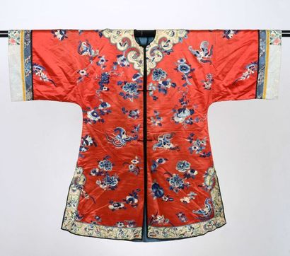 null Robe informelle de femme Han, Chine, dynastie Qing, circa 1900, satin rouge,...