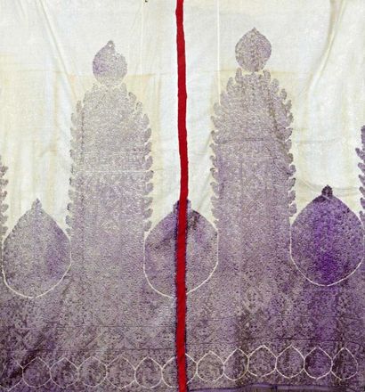 null Portière izzar, Maroc, Rabat, XIXème siècle, voile de fil blanc, brodé en soie...