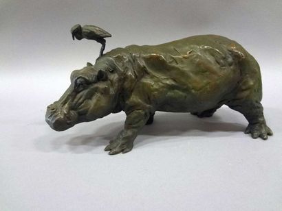 null Ecole moderne "Hippopotame" Bronze à patine vert, 20,5 x 41 cm