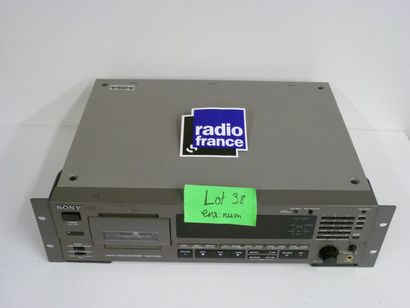 null DAT (RF) PCM-2700A SONY Etat moyen

DAT (RF) PCM-2700A SONY 601529 Rack mou...