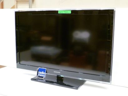 null Monitor LCD LE40D550K1W SAMSUNG Bon état - Pas de tuner/ Avec pieds

LCD Monitor...