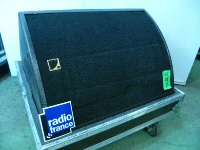 null Enceinte de retour MTD 115 A Heil acoustics Très bon état. Fourni avec rack

Monitor...