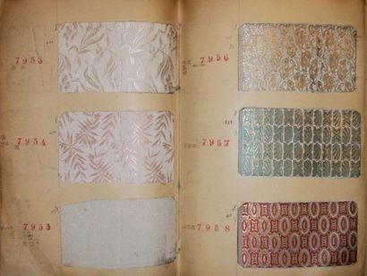 null Album d’échantillons, circa 1922, façonné soie, fleurs, palmes, petits motifs,...