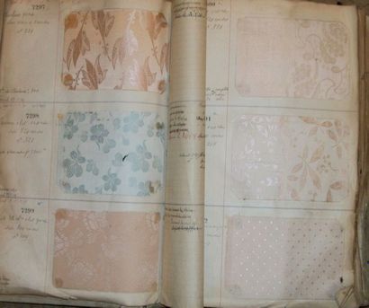 null Album d’échantillons, 1924, façonné soie, fleurs, petits motifs, en camaïeu...