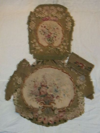 null Garniture de fauteuil médaillon en tapisserie, laine et soie, époque Louis XVI,...